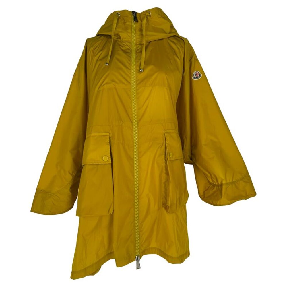 Moncler Printseps High-Low Raincoat in Yellow Polyamide
